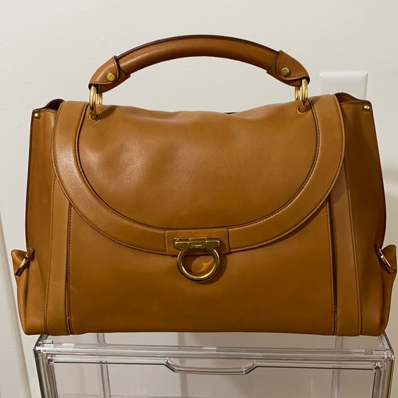 Salvatore Ferragamo shoulder/top handle purse - Picture 2 of 14